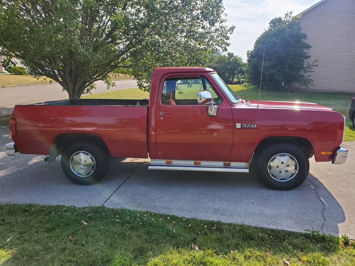 Dodge-d-series-d150-s-1990-red-6