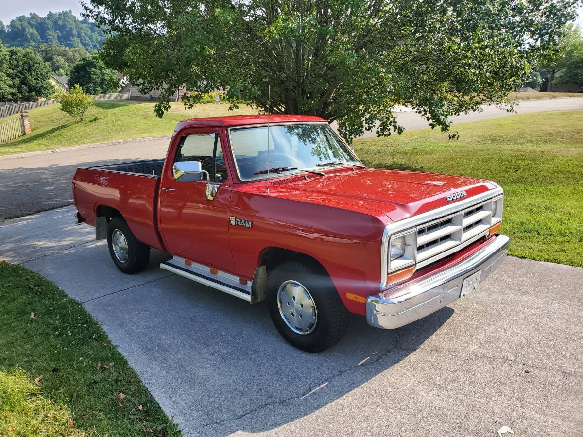 Dodge-d-series-d150-s-1990-red-7