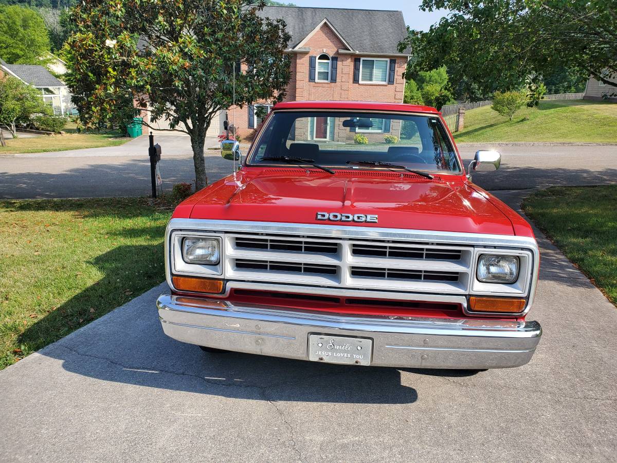 Dodge-d-series-d150-s-1990-red