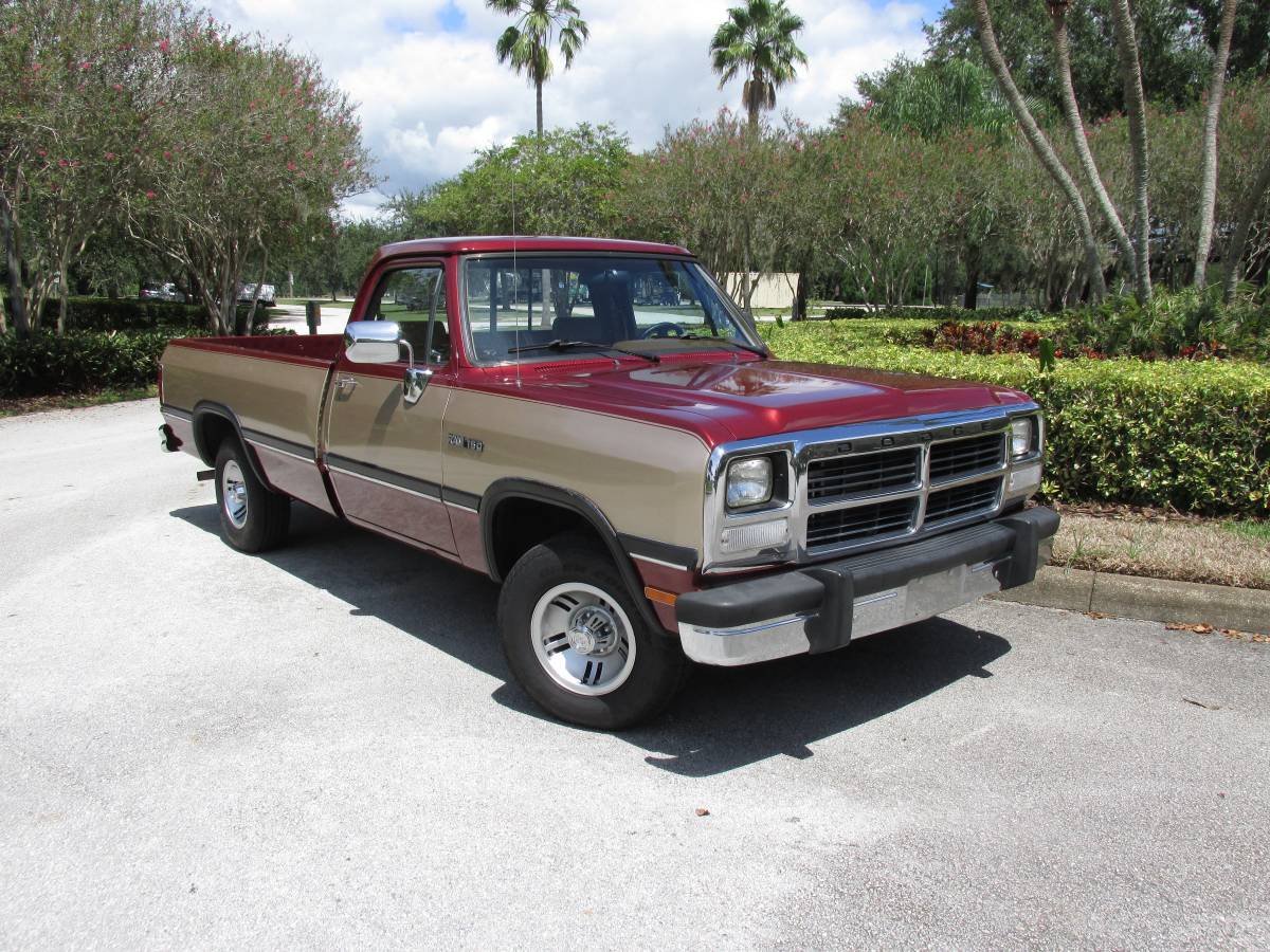 Dodge-d150-le-12-ton-1992-11