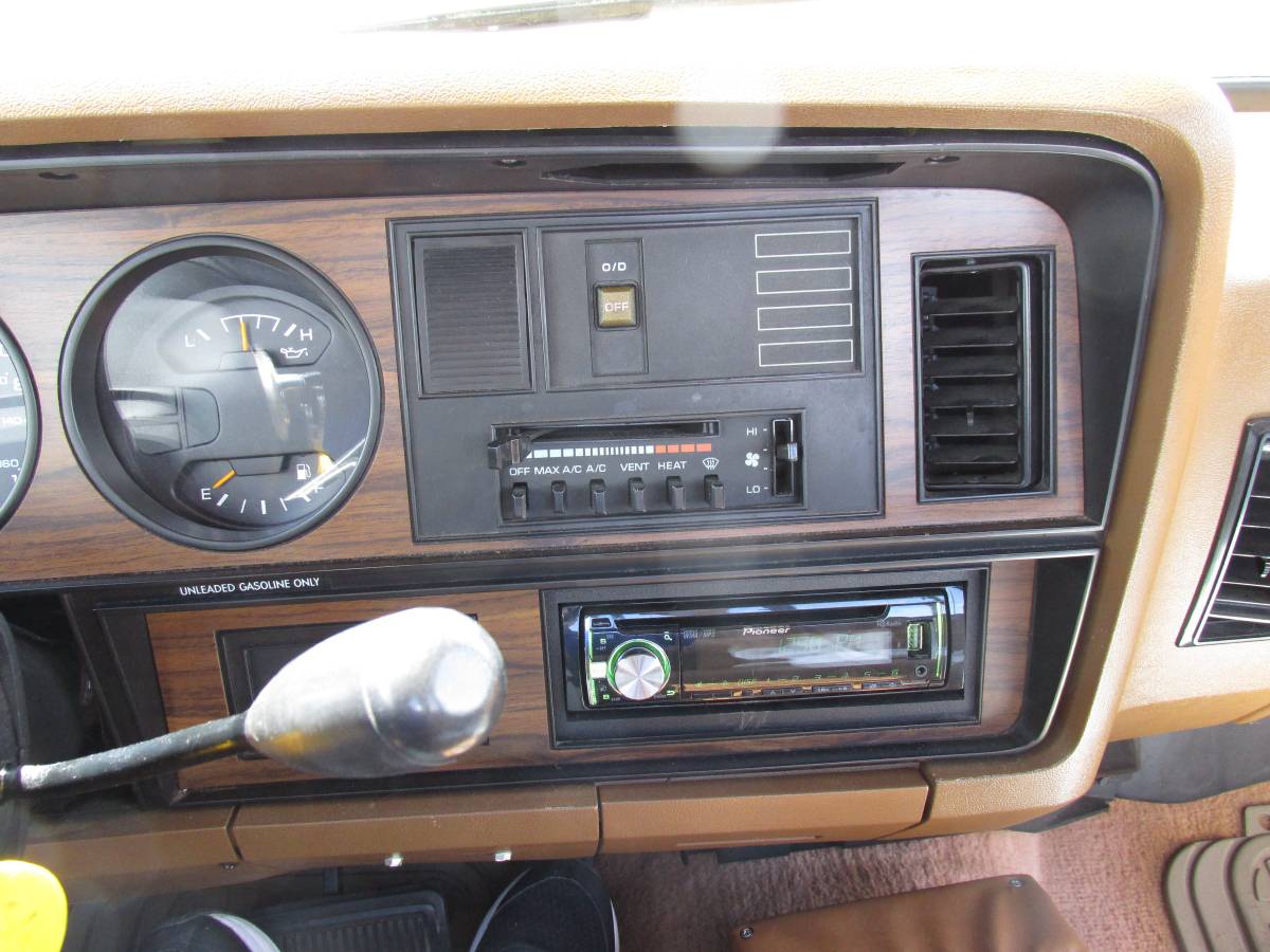 Dodge-d150-le-12-ton-1992-14