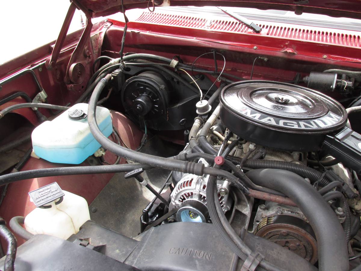 Dodge-d150-le-12-ton-1992-18