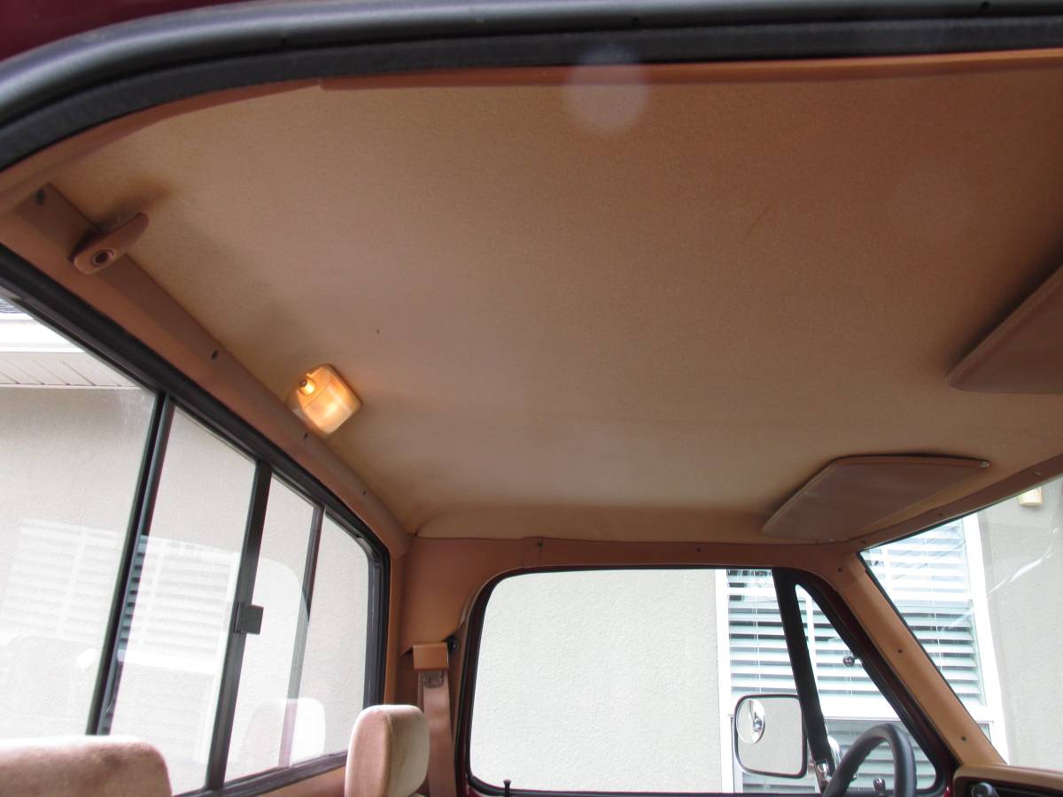 Dodge-d150-le-12-ton-1992-23