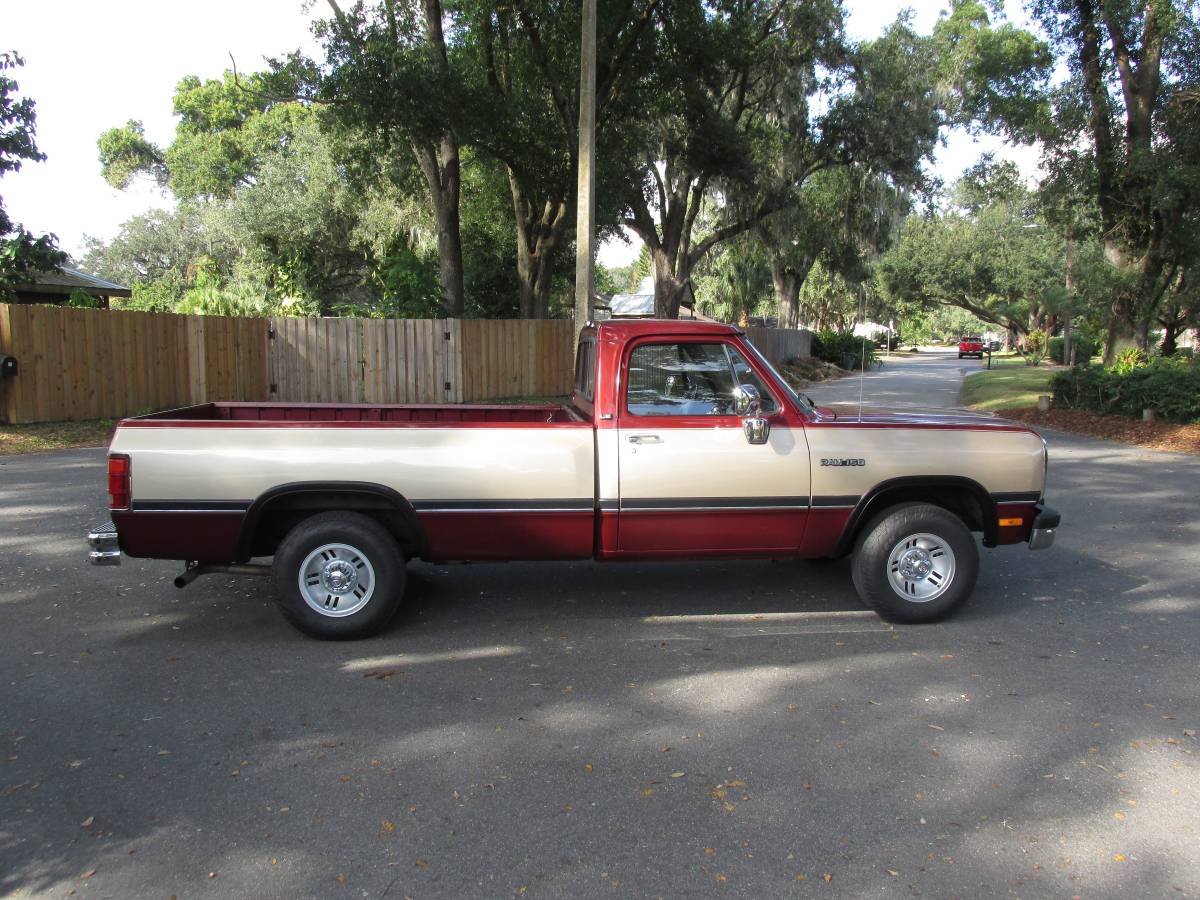 Dodge-d150-le-12-ton-1992-4