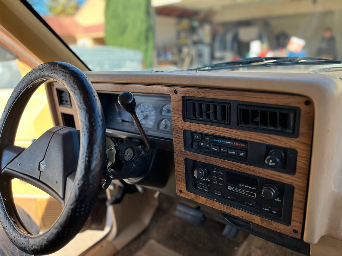 Dodge-dakota-1987-brown-10