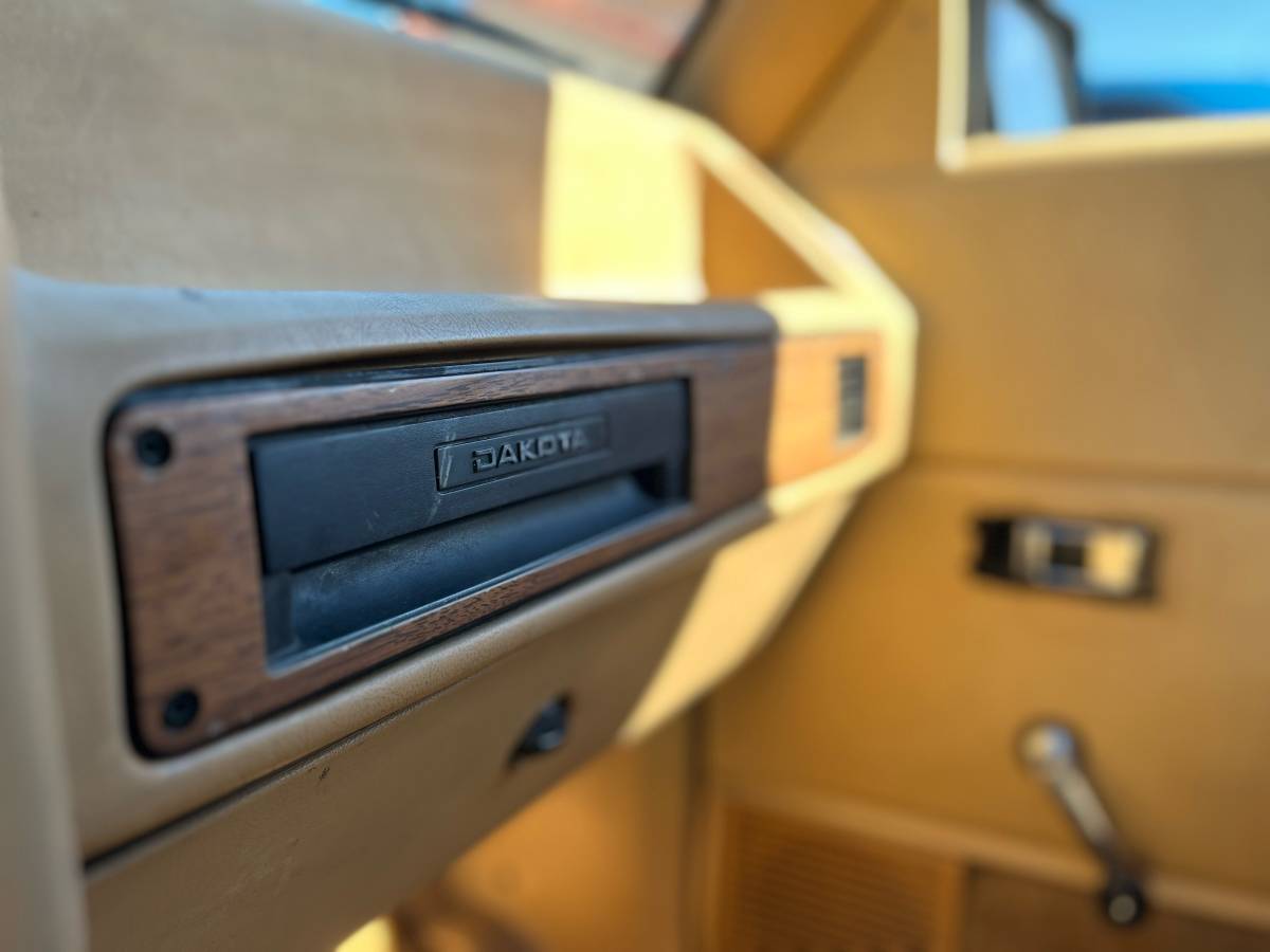 Dodge-dakota-1987-brown-12