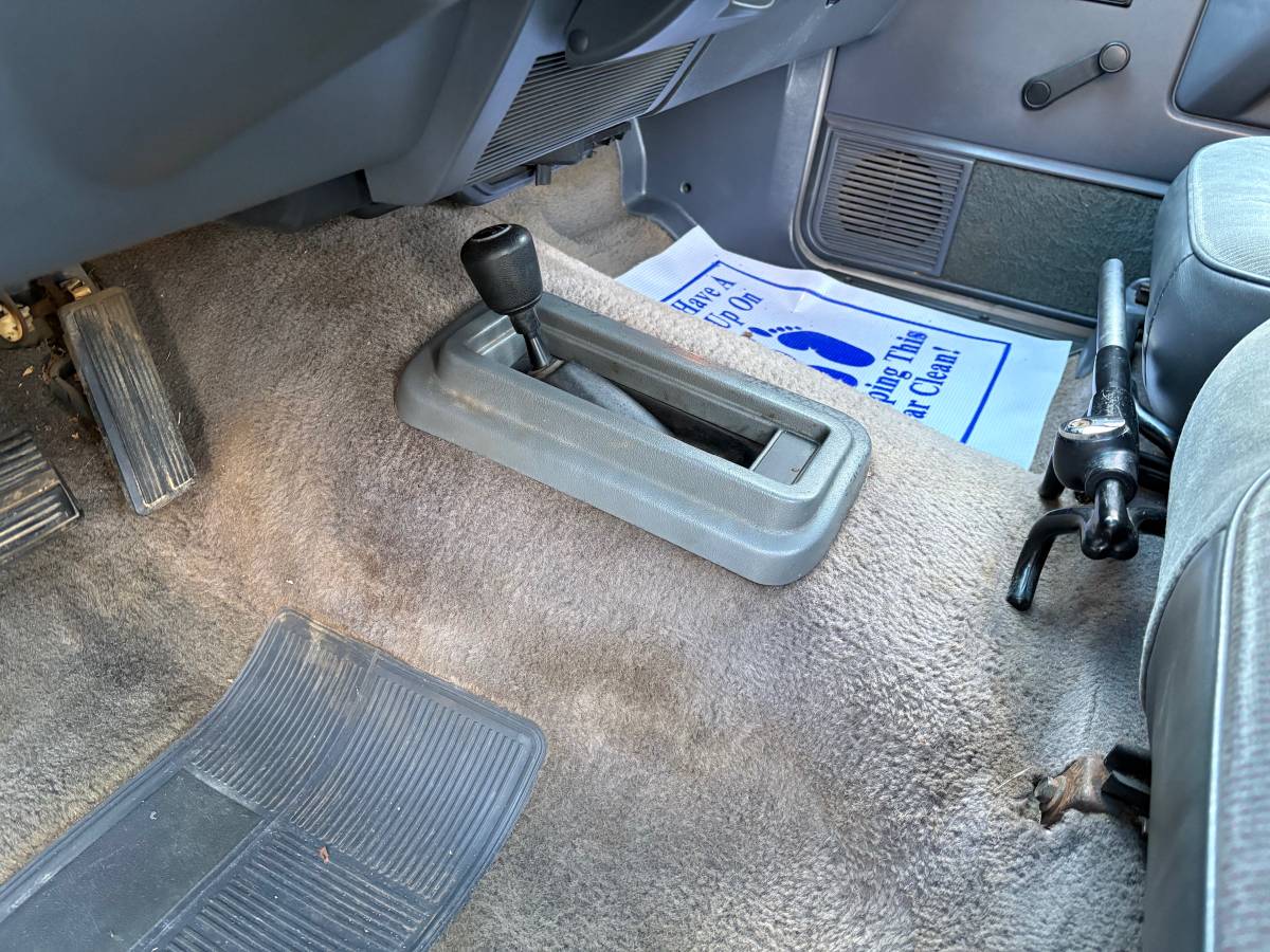 Dodge-dakota-sportslt-1993-silver-3