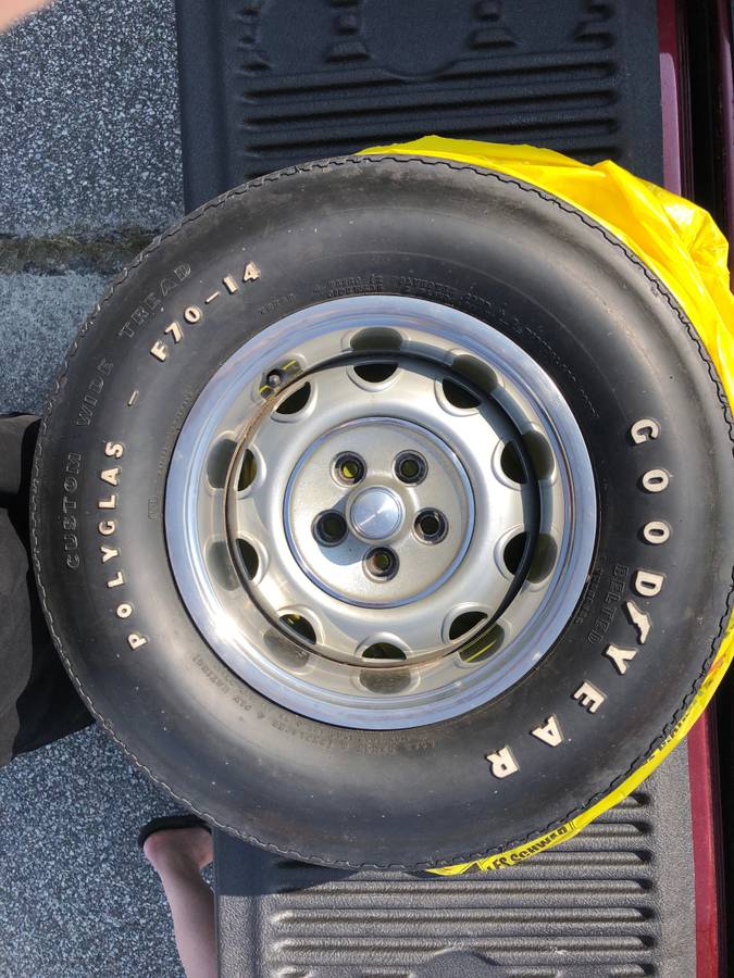 Dodge-dart-swinger-1970-green-14