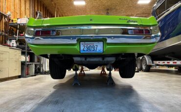 Dodge-dart-swinger-1970-green-15