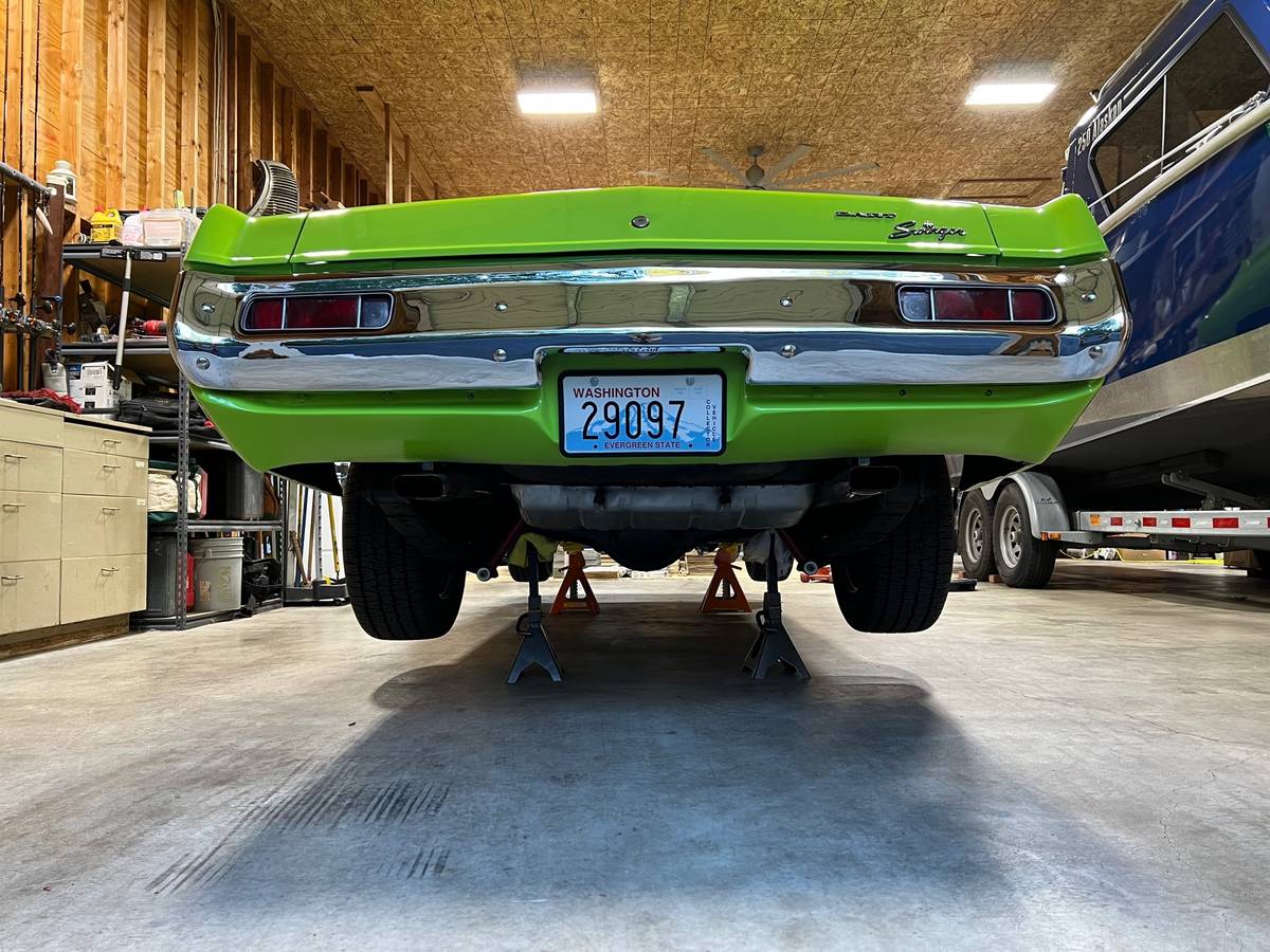 Dodge-dart-swinger-1970-green-15