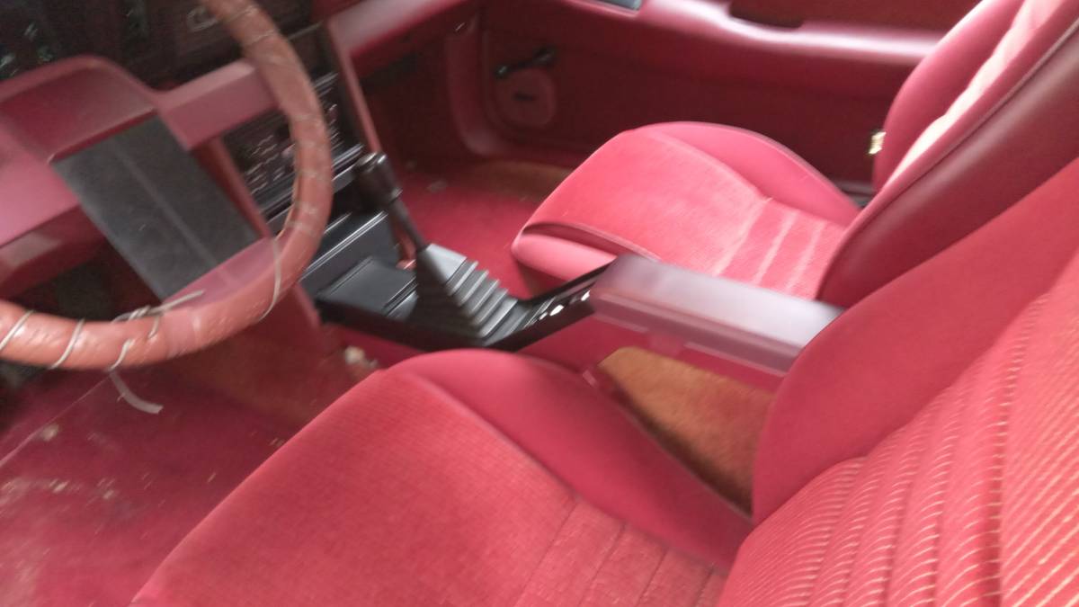 Dodge-daytona-1985-red-2