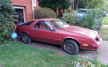 Dodge-daytona-1985-red-4