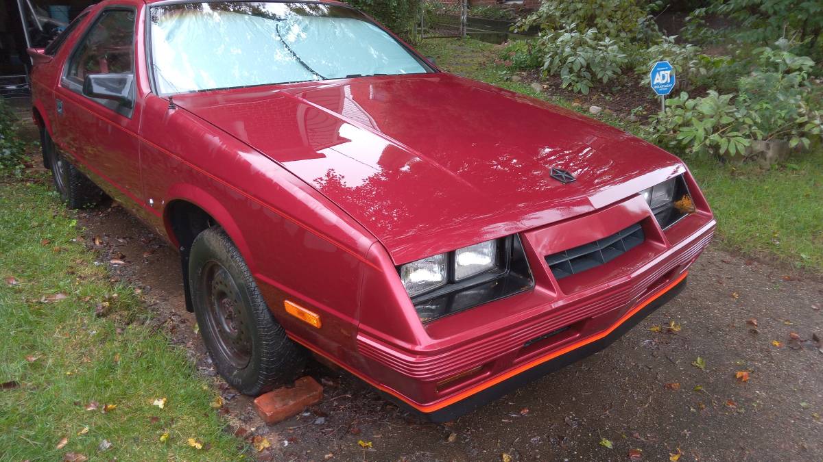 Dodge-daytona-1985-red