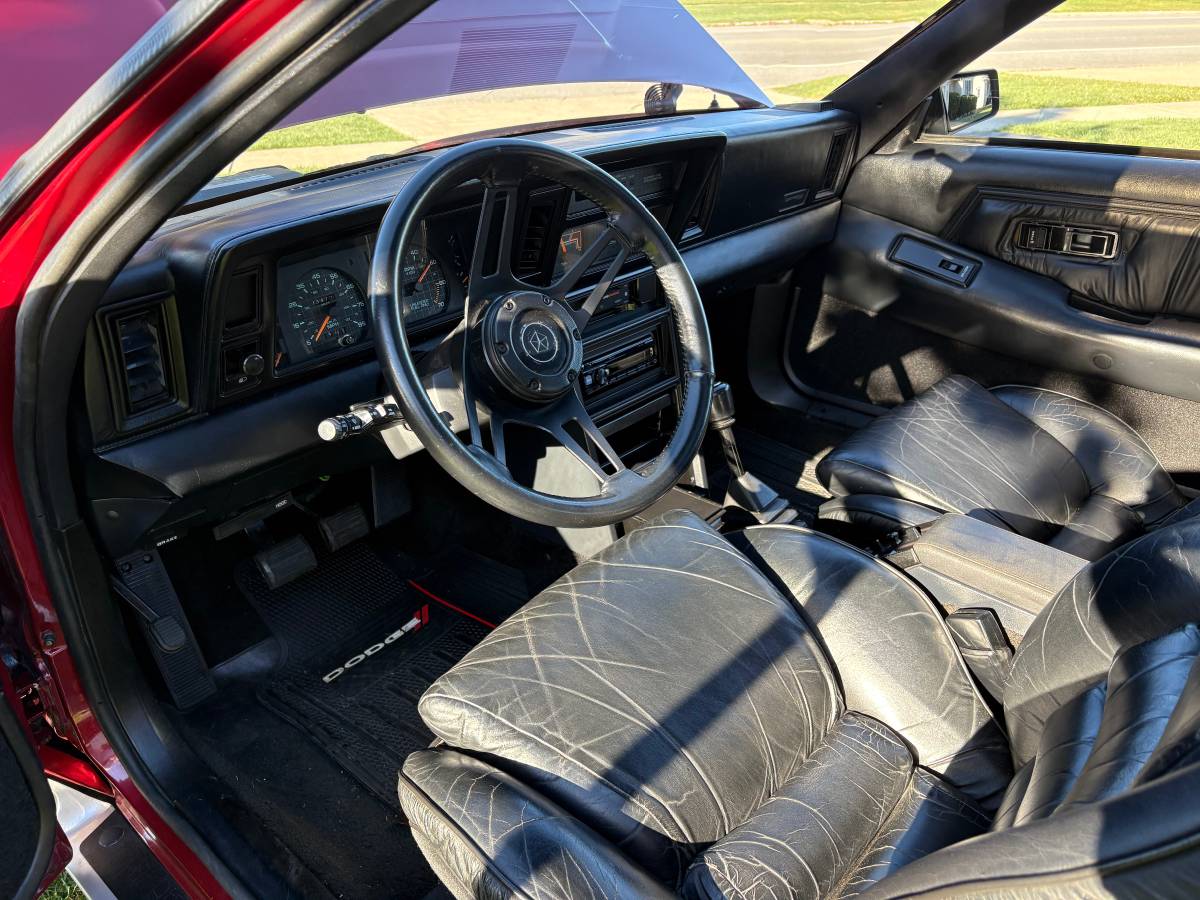 Dodge-daytona-turbo-z-1984-red-1