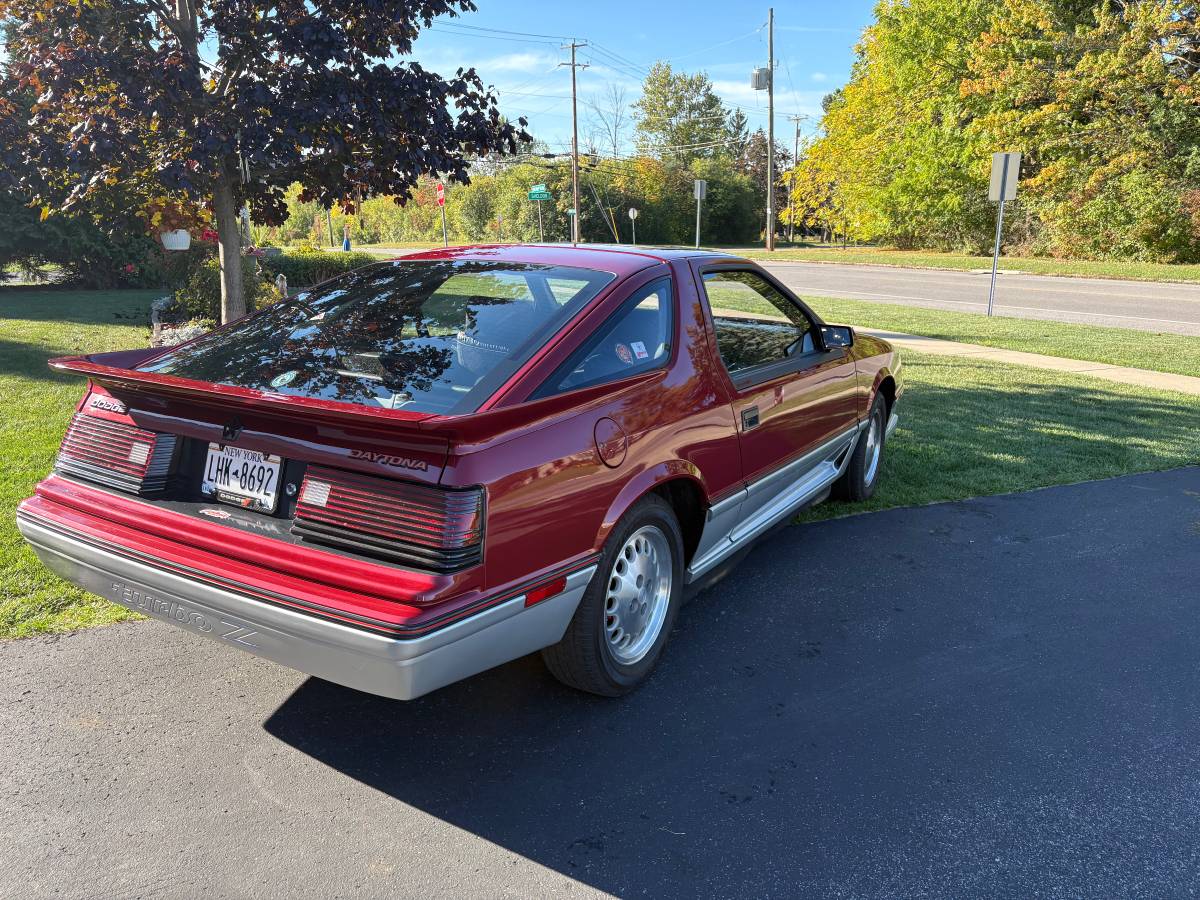 Dodge-daytona-turbo-z-1984-red-8