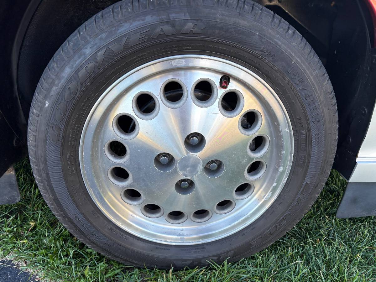 Dodge-daytona-turbo-z-1984-red