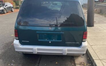 Dodge-grand-caravan-1994-green-1