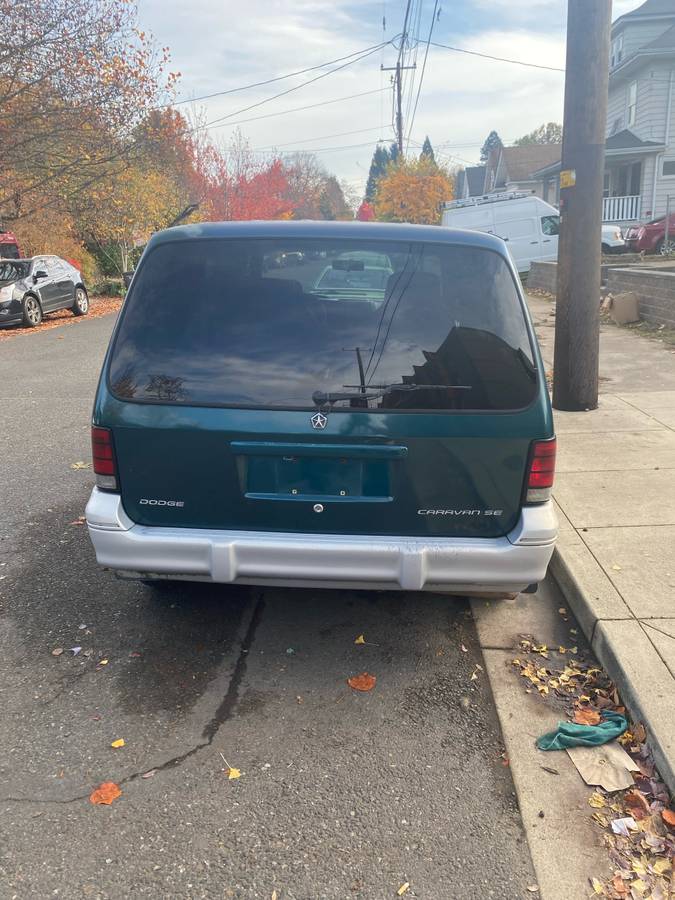 Dodge-grand-caravan-1994-green-1