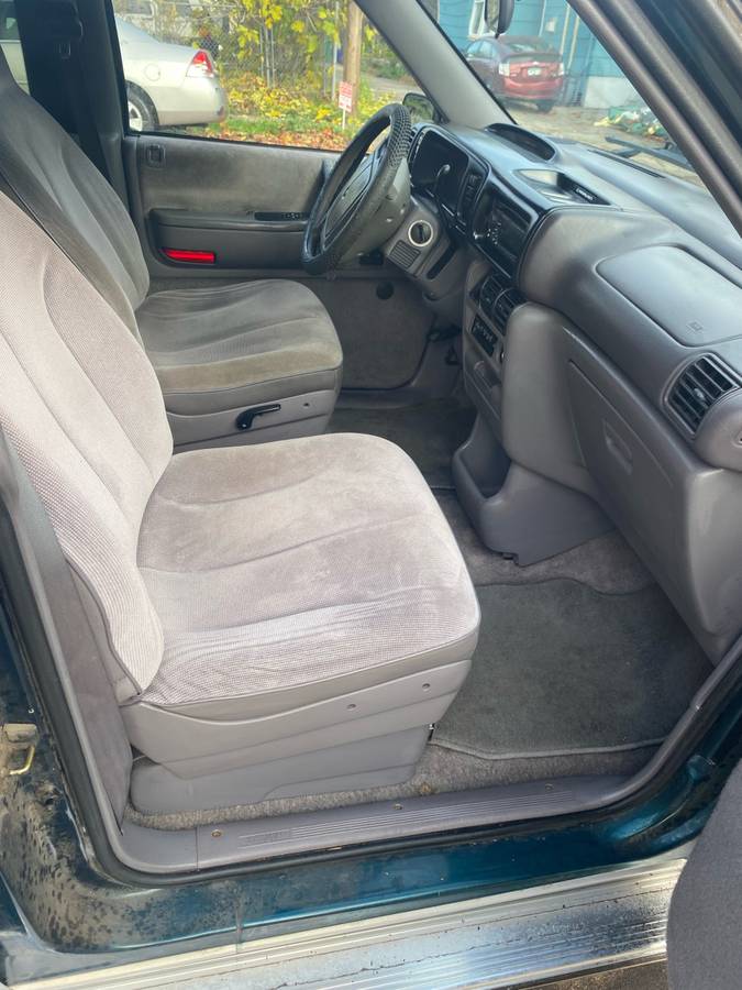Dodge-grand-caravan-1994-green-11