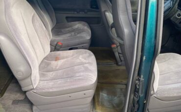 Dodge-grand-caravan-1994-green-13