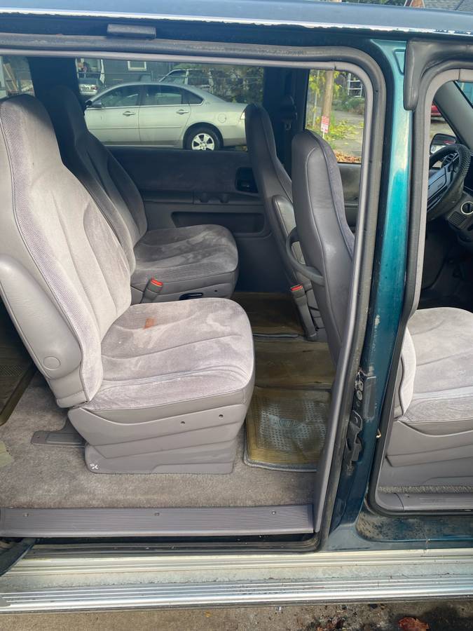 Dodge-grand-caravan-1994-green-13
