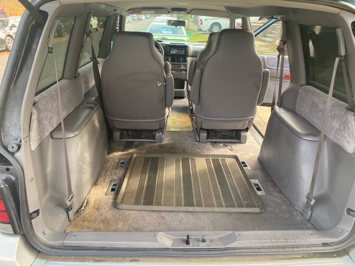 Dodge-grand-caravan-1994-green-14