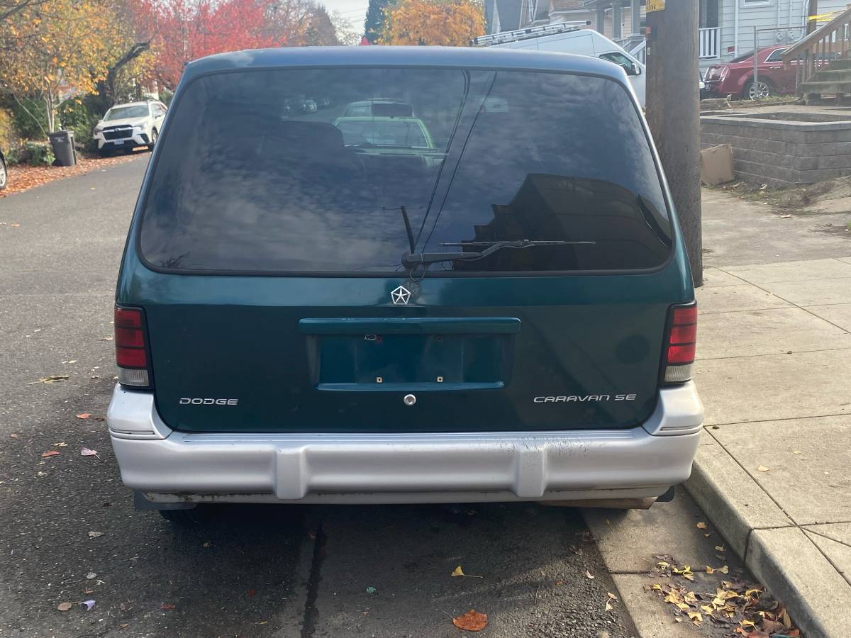 Dodge-grand-caravan-1994-green-16
