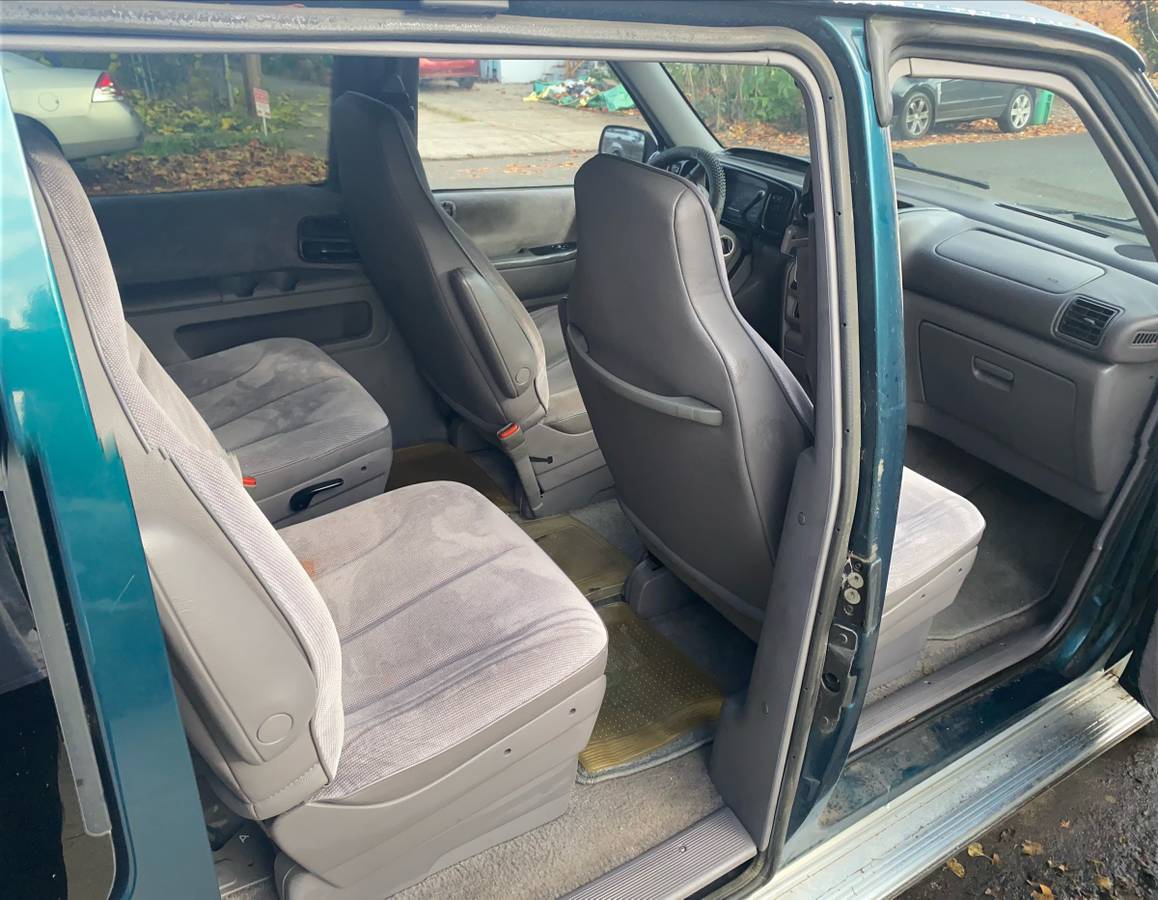 Dodge-grand-caravan-1994-green-18
