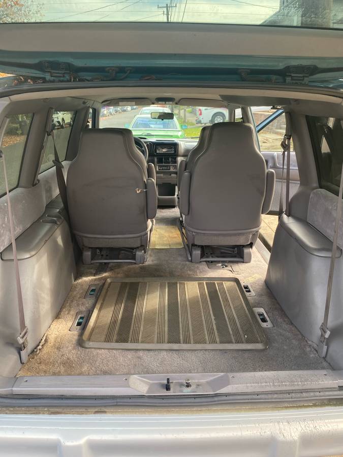 Dodge-grand-caravan-1994-green-19