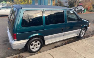 Dodge-grand-caravan-1994-green-2
