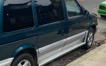 Dodge-grand-caravan-1994-green-6