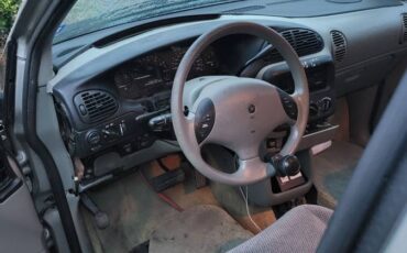Dodge-grand-caravan-1996-grey-2