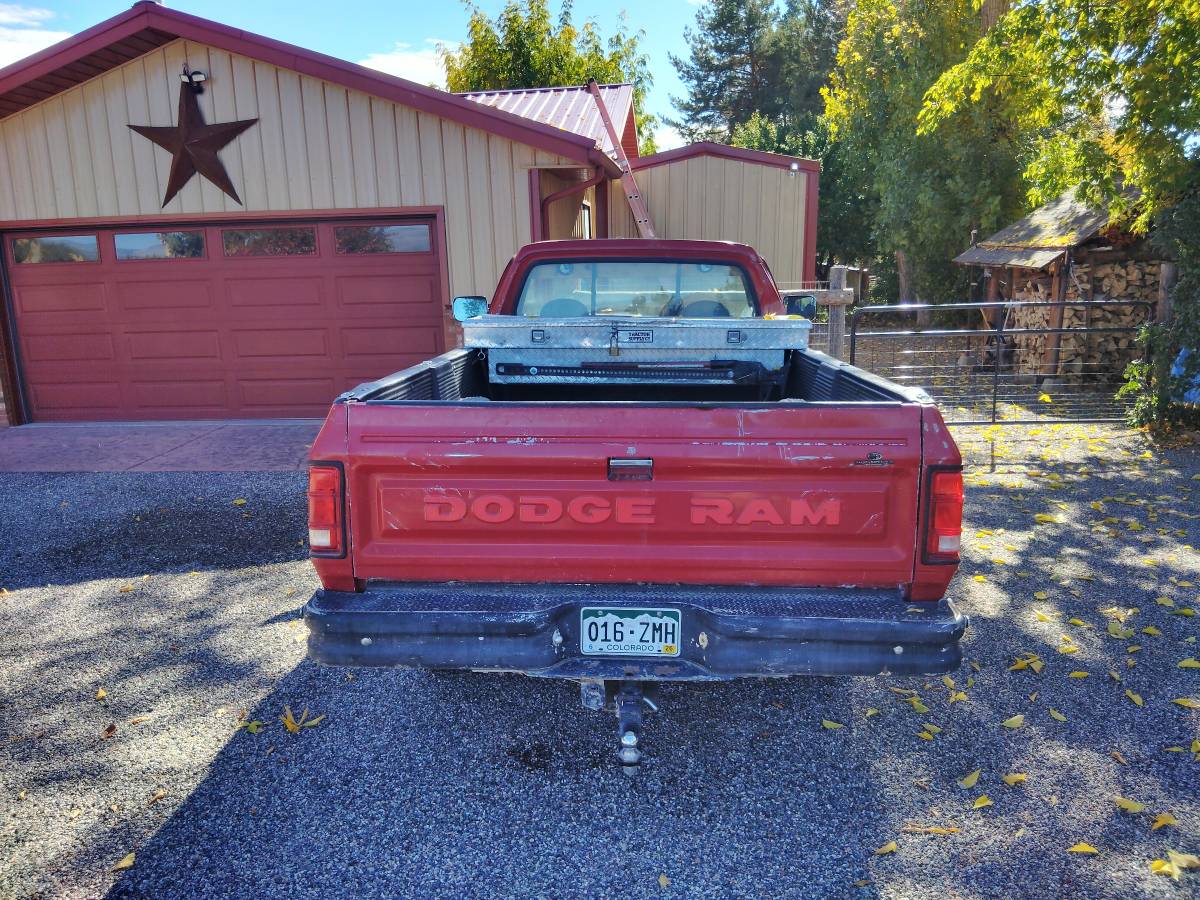 Dodge-power-ram-w-250-1991-red-4