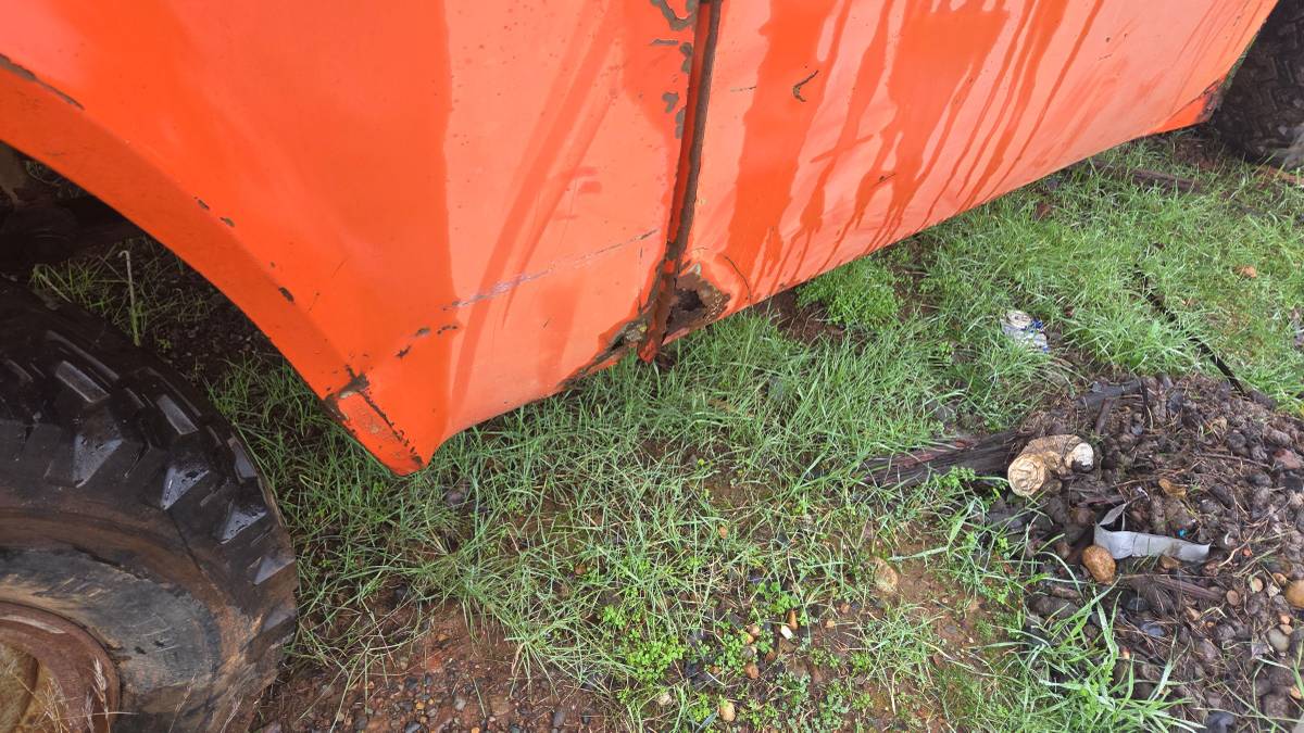 Dodge-power-wagon-1964-orange-7