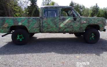 Dodge-power-wagon-diesel-1977-custom