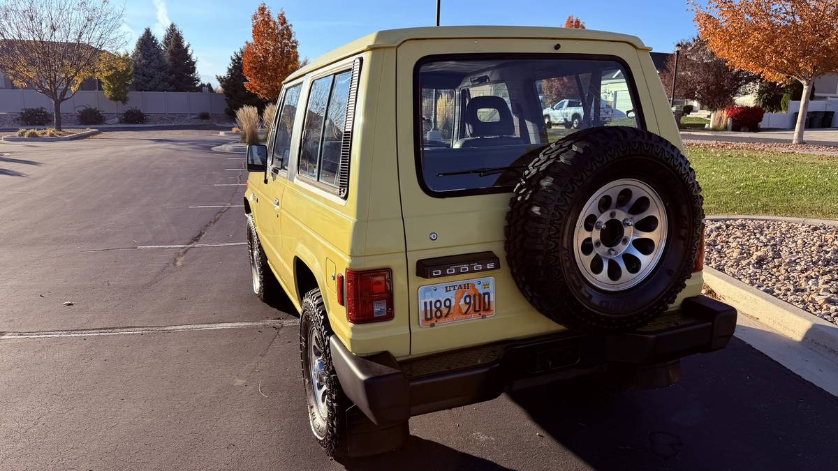 Dodge-raider-1989-yellow-4