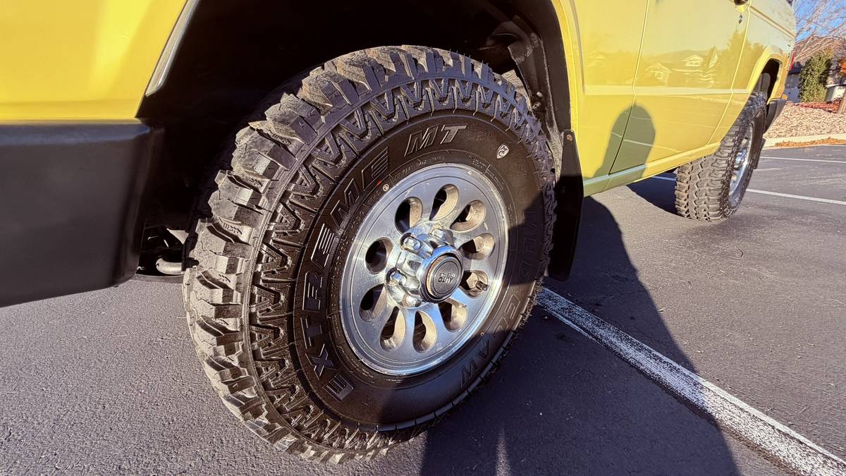 Dodge-raider-1989-yellow-6