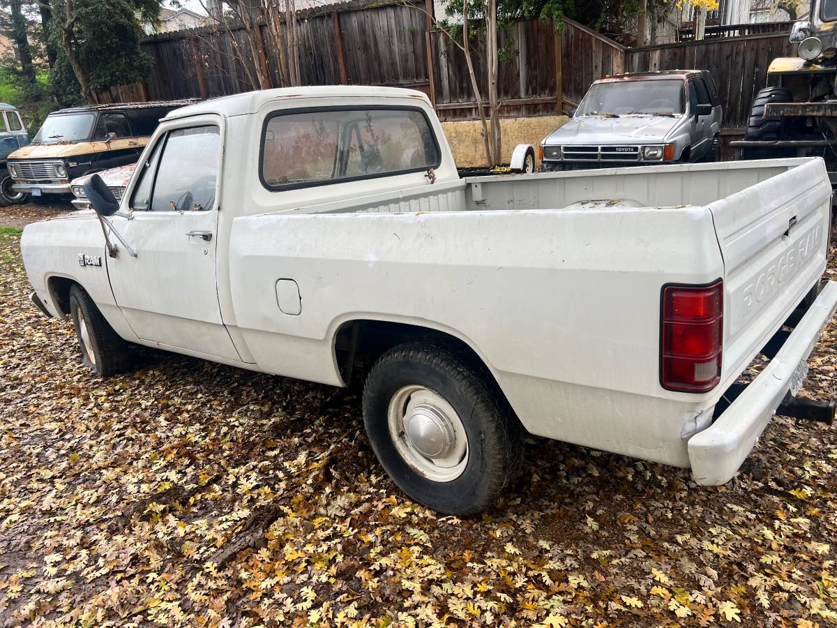Dodge-ram-1500-1981-1