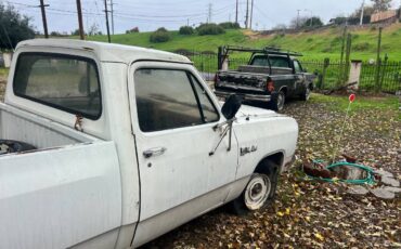 Dodge-ram-1500-1981-2