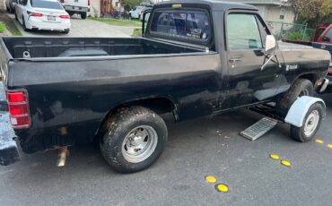 Dodge-ram-1500-1981-6