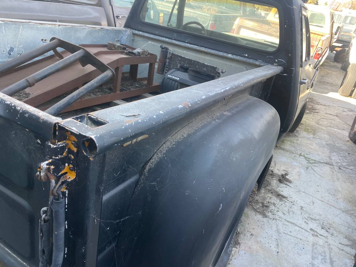 Dodge-ram-1500-1984-black-1