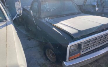 Dodge-ram-1500-1984-black-4
