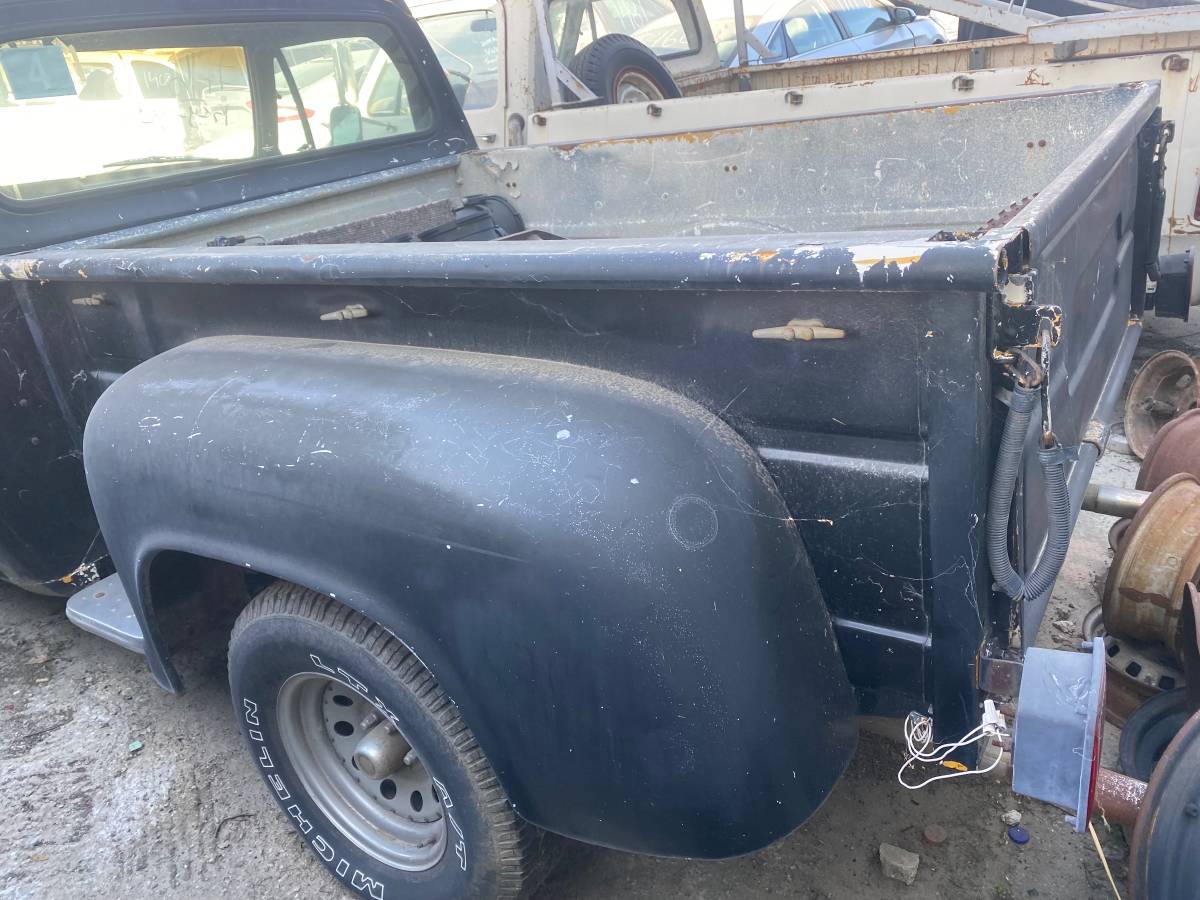 Dodge-ram-1500-1984-black-6