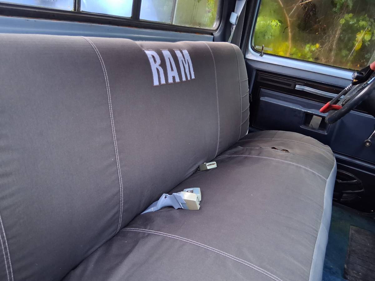 Dodge-ram-1500-1986-blue-1