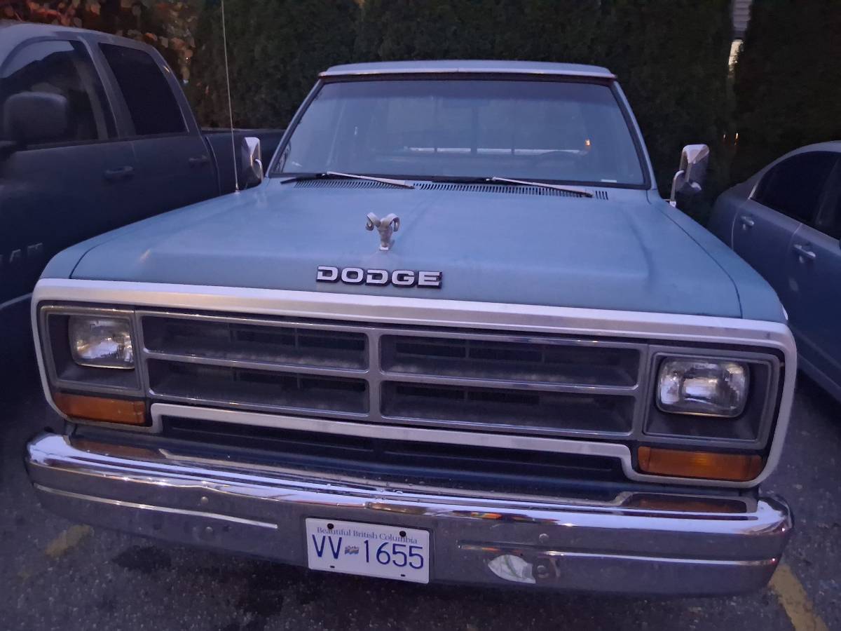 Dodge-ram-1500-1986-blue-5