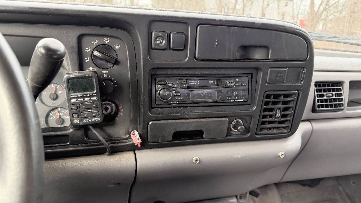 Dodge-ram-1500-1995-13