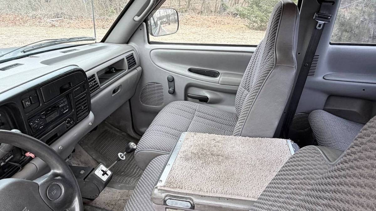 Dodge-ram-1500-1995-14