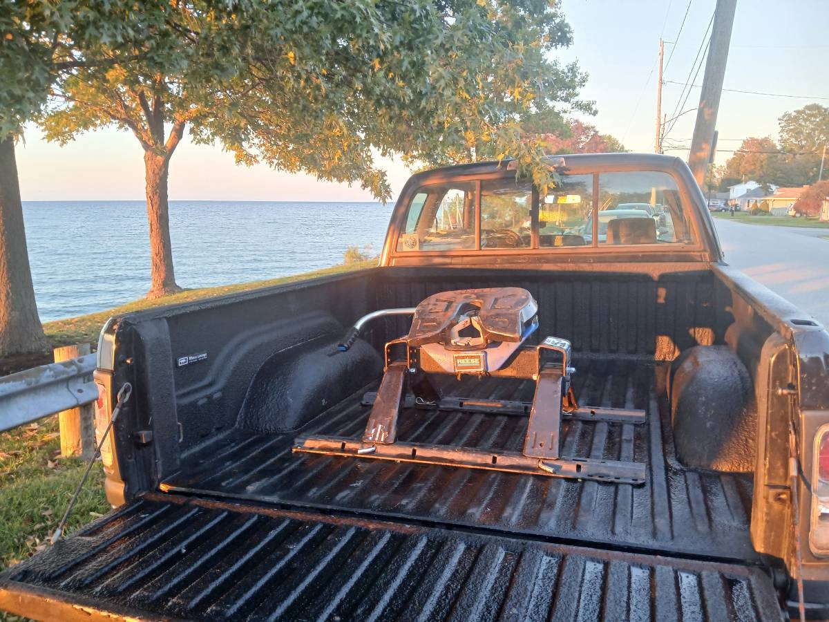 Dodge-ram-1500-1996-black-11