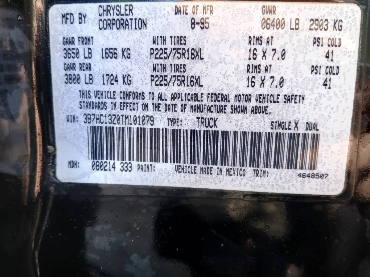 Dodge-ram-1500-1996-black-21