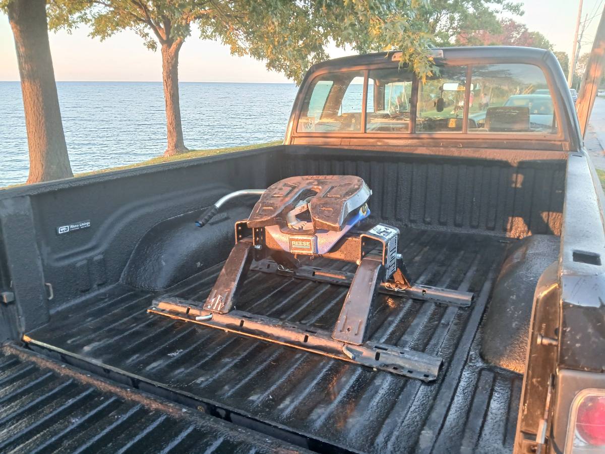 Dodge-ram-1500-1996-black-3